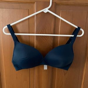 Kohls navy blue wireless bra with slight push up effect in cups